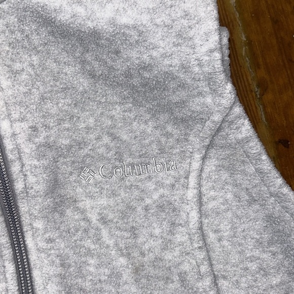 Columbia- Gray Fleece Zip-Up Vest - Picture 2 of 3